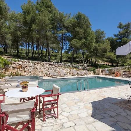 Eirene Villa *